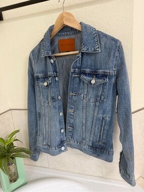 Lucky Brand Medium Wash Blue Denim Jacket
